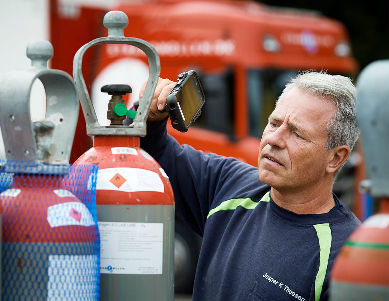 Hydrogenflasker der bliver scannet